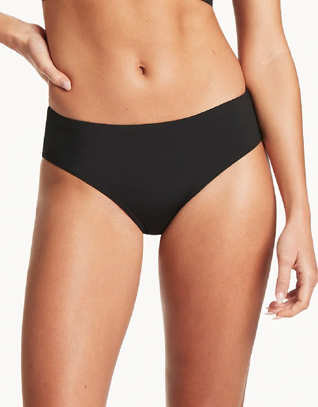 UV-Protective Female SwimwearEssentials Mid Bikini Pant - Black