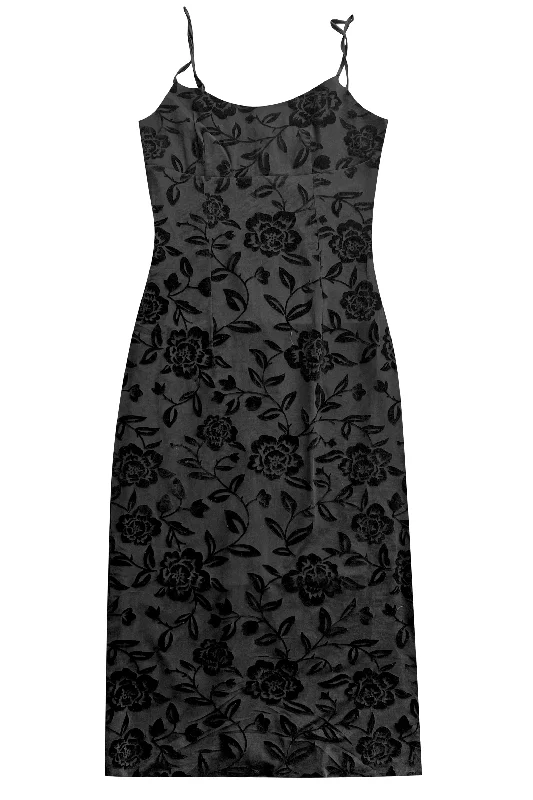 women's apple-shaped body dressesBlack Floral Cameron Dress