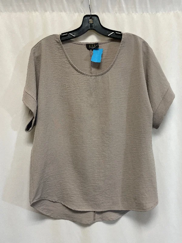 women's tops for picnics in the parkTop Short Sleeve By Cmf In Taupe, Size: S