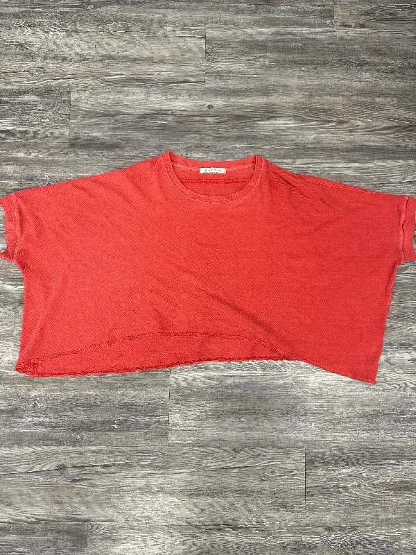 women's tops for those who want to add a personal touch to their wardrobe with unique and one-of-a-kind piecesTop Short Sleeve By We The Free In Red, Size: Xs